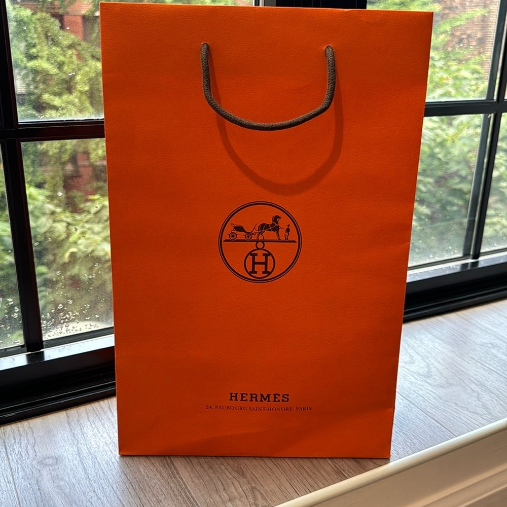 Hermès Orange Shopping Tote Bag Authentic  11 (Width) x 17 ( Height)